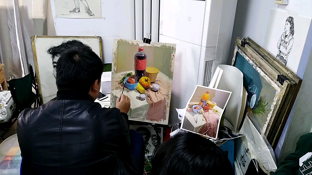 弘毅色彩名师给新来的高三零基础学生示范