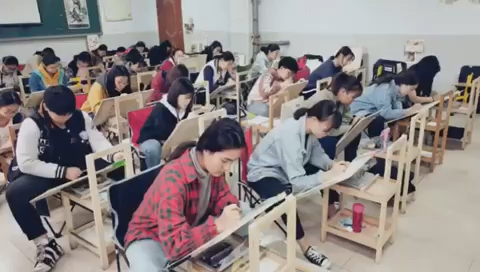 回顾2019届的高考美术集训
感谢每位家长和同学们的认可
感谢每位老师的辛苦付出！！！