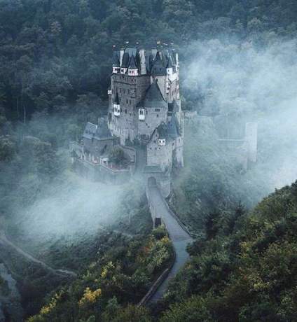 德国Eltz Castle，深山里的中世纪古堡 ​​​​ 