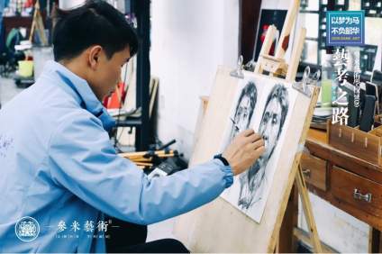 【参米艺术】我的艺考之路
  我们努力而平凡，心酸却欢喜 ！
  我们渺 