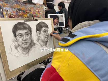 杭州吴越画室中国美院初选校考冲刺，教室里随手拍了几张学生作业，同学们加油 