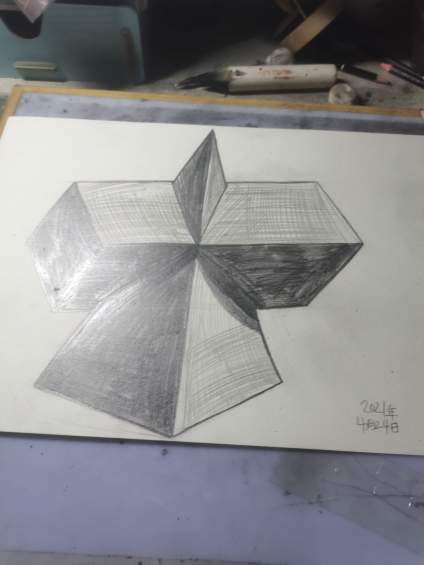 我这个素描画的怎么样？ 我想知道我这个素描是不是把透视画错了啊？ 是不是 