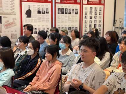 富阳消防局给吴越的同学们上了一堂消防安全课程普及，让同学们提高安全防范意 