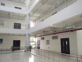 上海新艺合画室教室图3