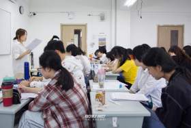 武汉博昱美术培训学校教室图8